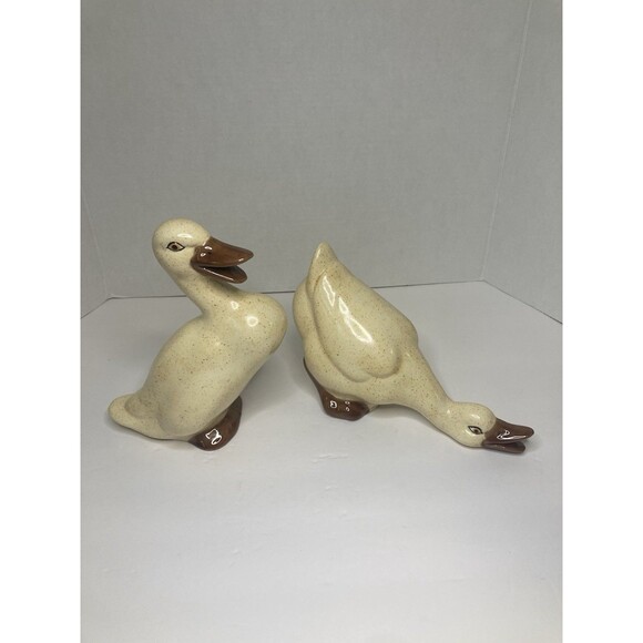 Set of 2 Large Tan Ceramic Ducks Geese Goose Figurines Vintage - Picture 1 of 6